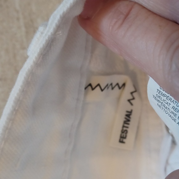 NWT Garage Short Festival Lace-Up White Jean Shorts - Picture 8 of 9